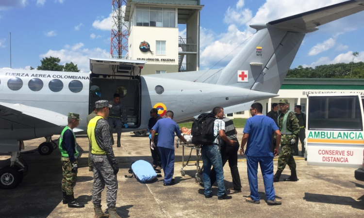 Fuerza Aérea realiza traslado aeromédico de un hombre con trauma craneoencefálico