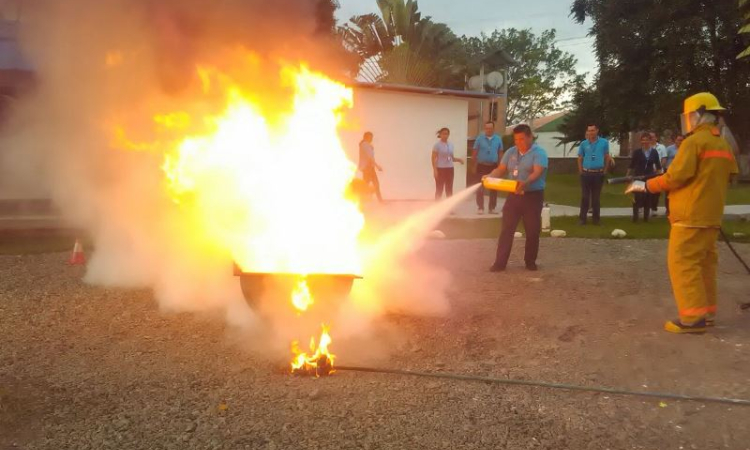 Colegios se capacitaron en brigadas de salvamento con la Fuerza Aérea