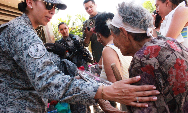 Comando Aéreo de Combate No. 4 comprometido con la población mas necesitada del Tolima