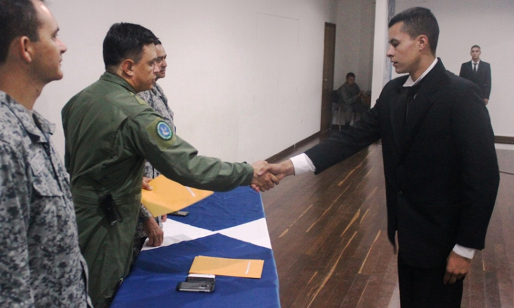 Soldados de aviación culminan con éxito su servicio militar 