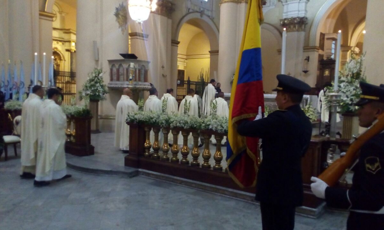 Agradeciendo a Dios Fuerza Aérea llega a sus 97 Años