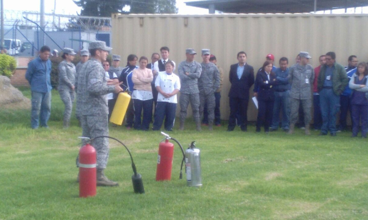 Importante capacitación para prevenir y combatir incendios en la Escuela de Suboficiales