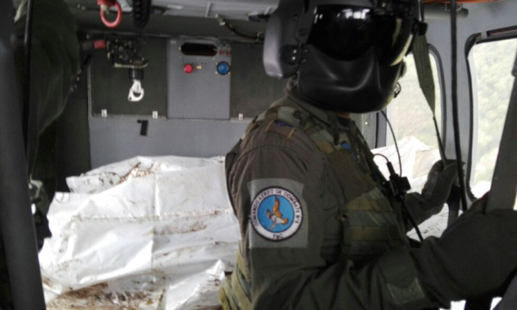 Titánica operación de Fuerza Aérea para extracción de todos los cuerpos 