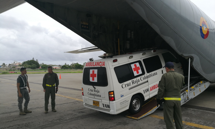 Fuerza Aérea Colombiana transporta ambulancia hasta la Isla de San Andrés