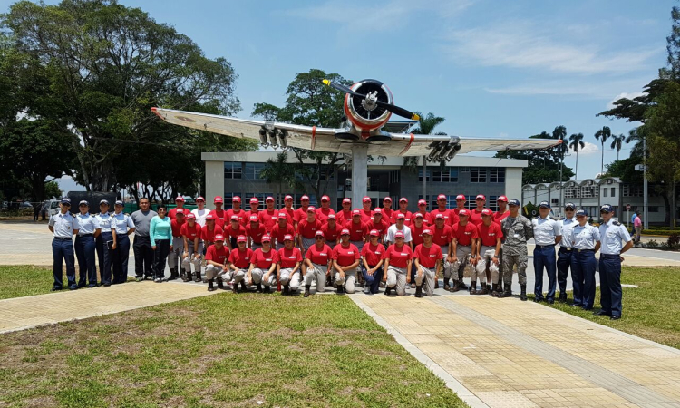 Jóvenes de diferentes regiones del país fueron “Cadetes” en Emavi