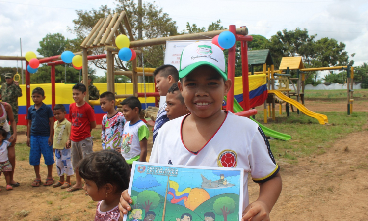 Fuerza Aérea Colombiana apoya campaña "Niños al parque"