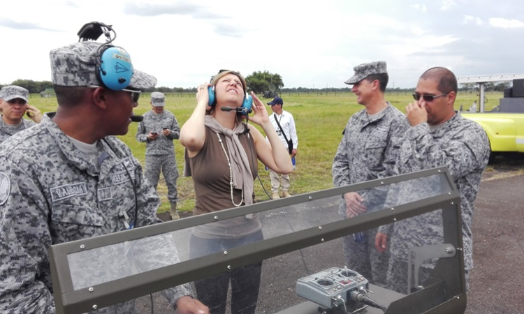 Viceministra de Defensa conoció las capacidades estratégicas de la Fuerza Aérea en el Meta