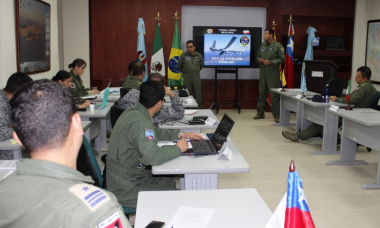 Fuerzas Aéreas de Suramérica analizan en el CACOM 2 el futuro de los ART  