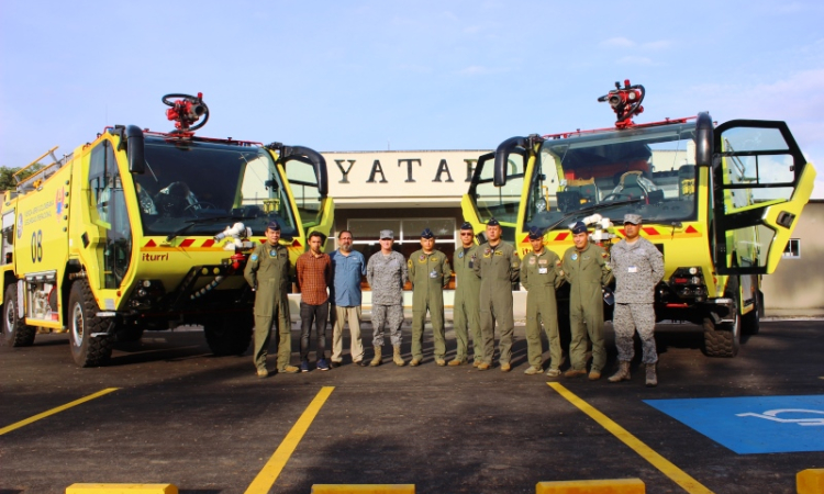 Vehículos de bomberos aeronáuticos llegan al CACOM 2