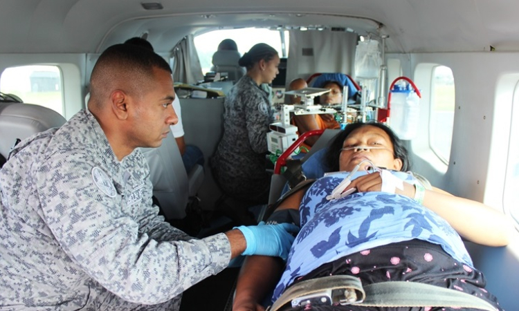 Fuerza Aérea evacuó mujeres indígenas con embarazo de alto riesgo  