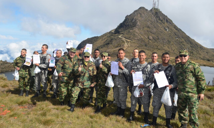 El "Correo de la Gratitud" llegó al cerro militar Pan de Azúcar 