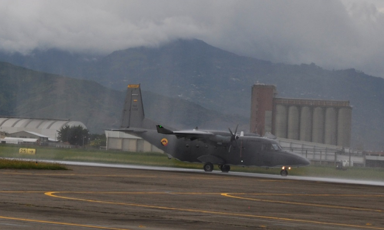 Aeronave CASA 212 de la Fuerza Aérea Colombiana fue bautizada como “Pelícano”