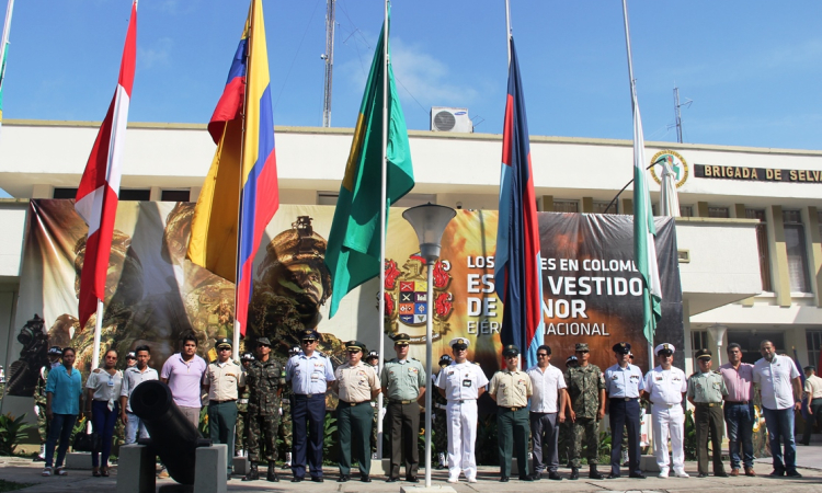 En Izada de pabellón tripartita se rindió homenaje a las víctimas del accidente aéreo 