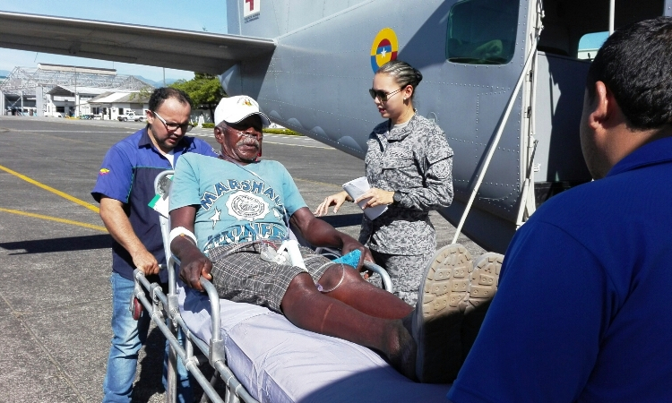 Adulto mayor en grave estado de salud fue evacuado por la Fuerza Aérea