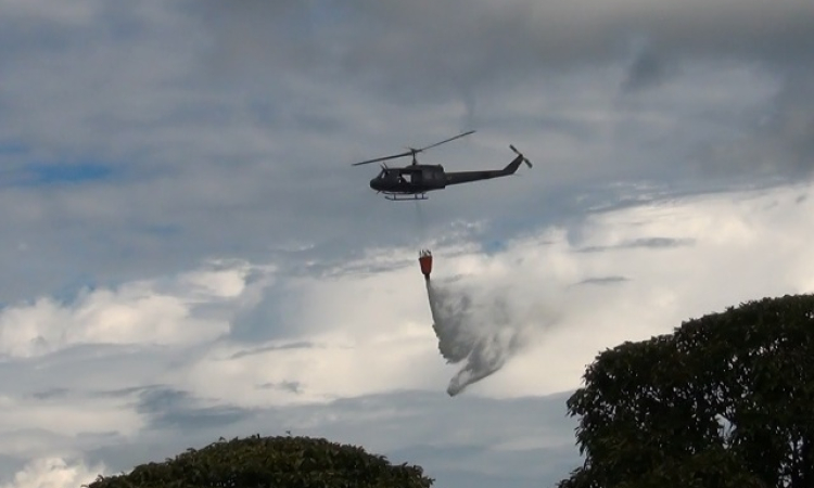 Fuerza Aérea realiza extinción de incendios en Solano, Caquetá