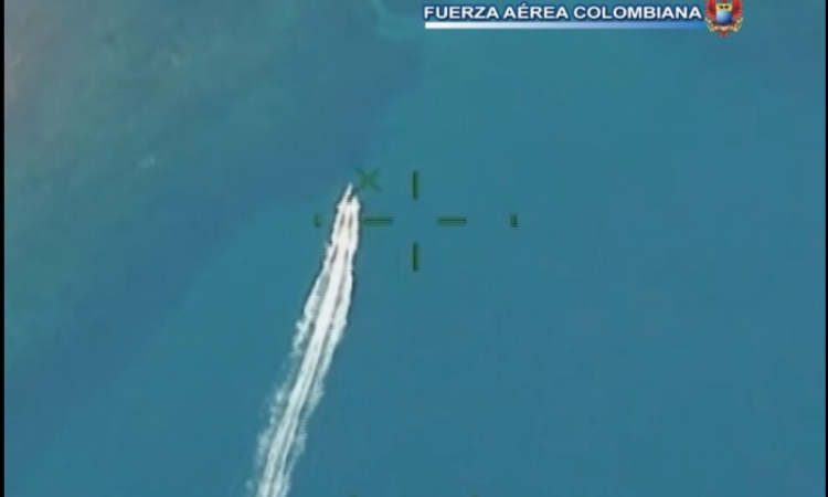 Fuerza Aérea Colombiana y Armada Nacional incautan cocaína en el mar Caribe 