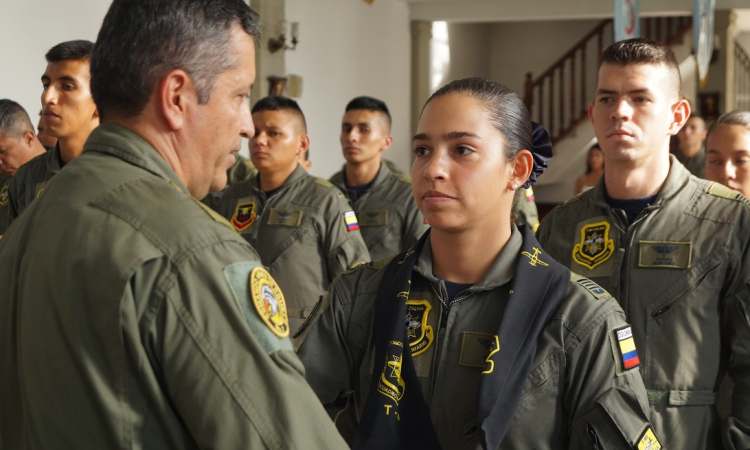 Alféreces del curso de oficiales No. 90 inician curso primario de vuelo