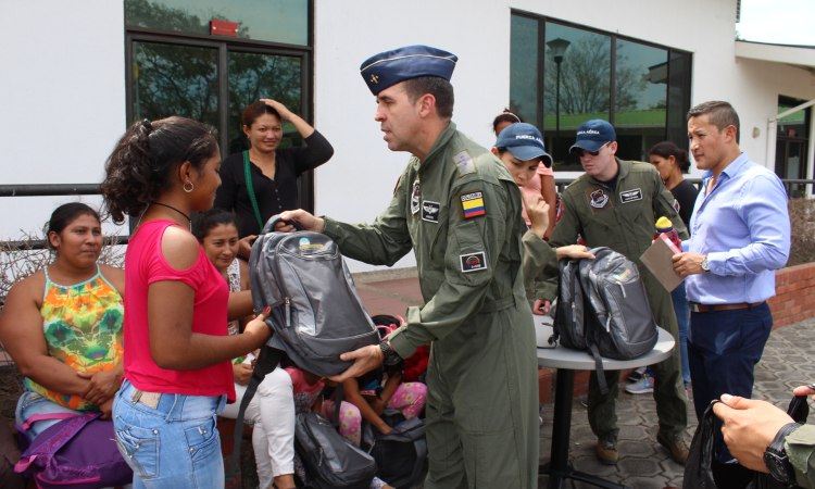 Niños del Casanare recibieron kits escolares 