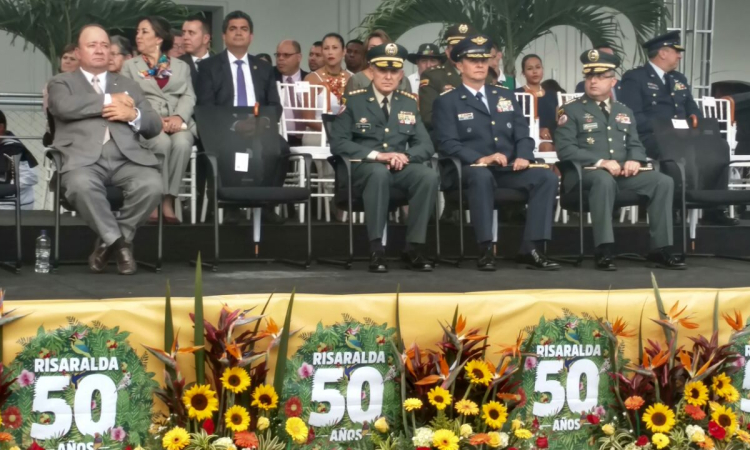 Comandante de la Fuerza Aérea presente en desfile militar en Risaralda