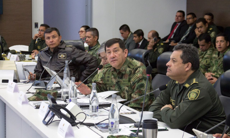 Comandante de la Fuerza Aérea asiste a reunión estratégica 