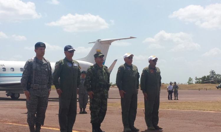 Comandante de las Fuerzas Militares y Comandante de la Fuerza Aérea visitan el GAORI 