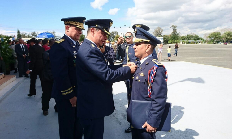 General Carlos Eduardo Bueno  asiste al aniversario de la Fuerza Aérea de República Dominicana 