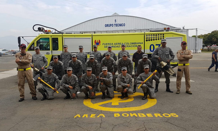 EMAVI capacita nuevos Bomberos Aeronáuticos