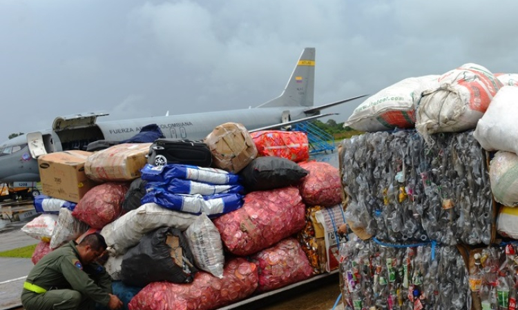 Transporte de material reciclable contribuye a la preservación el medio ambiente en el Amazonas 