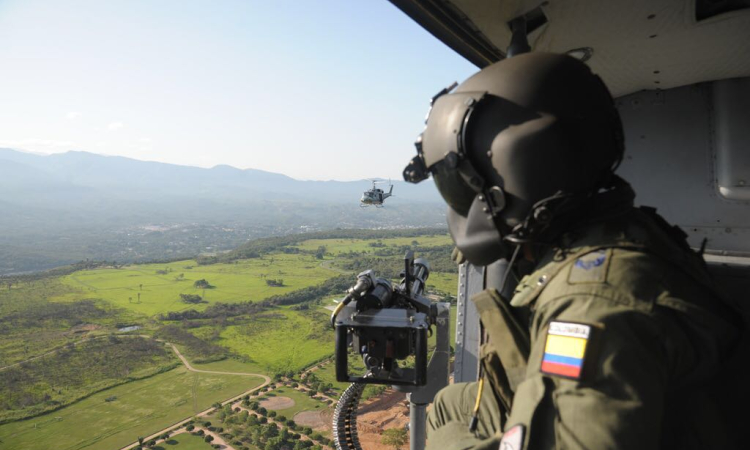 Fuerza Aérea hace reconocimiento aéreo por temblor