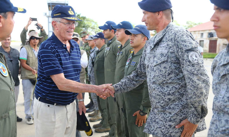 Presidente de Perú agradeció a militares colombianos que ayudan en atención de desastre causado por lluvias