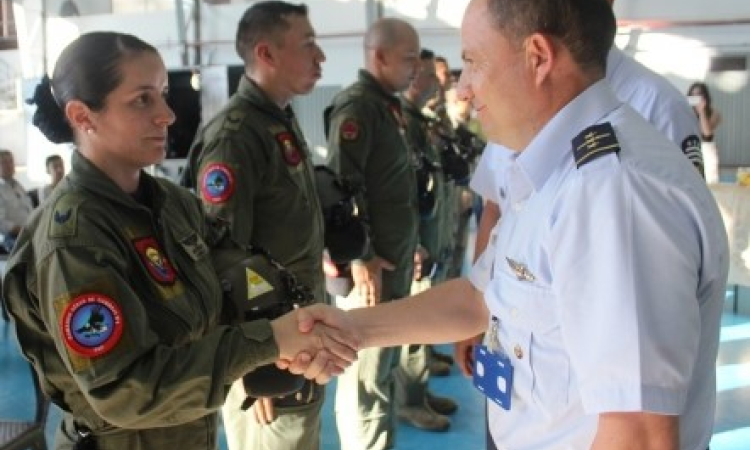  Con éxito finalizó curso de Técnicos de vuelo artilleros en el Comando Aéreo de Combate No. 4