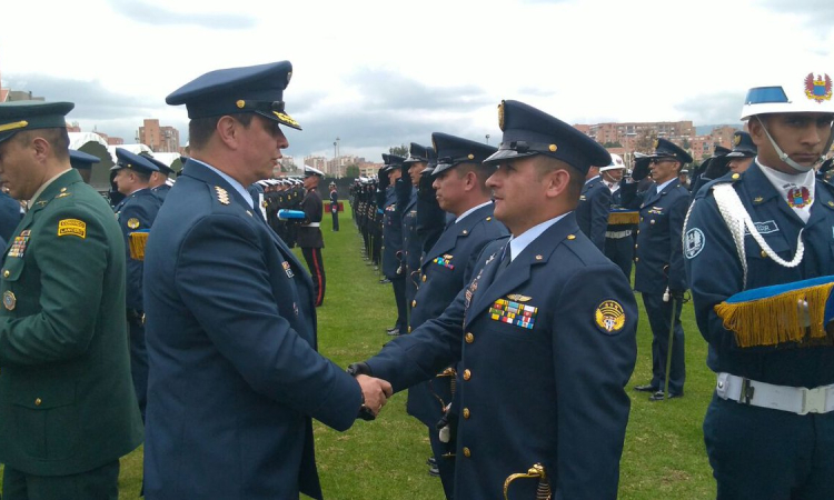 Comandante Fuerza Aérea acompaña a nuestros suboficiales