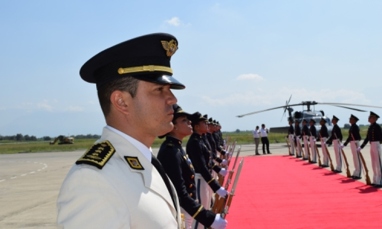 Joven profesional incorpórese a la Fuerza Aérea Colombiana