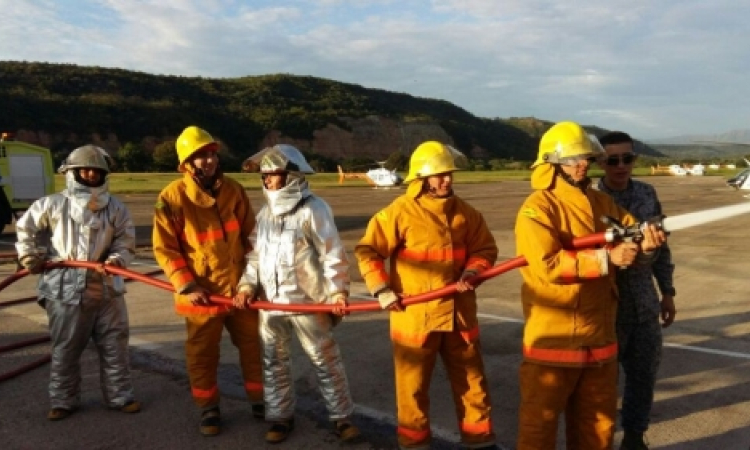 Nuevos Bomberos Aeronáuticos al Servicio del país