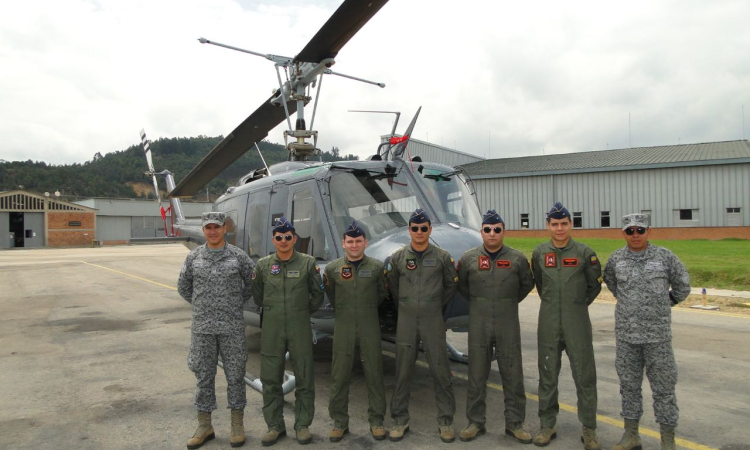 Comando Aéreo de Mantenimiento entregó quinto helicóptero Huey II modernizado para el servicio de los colombianos