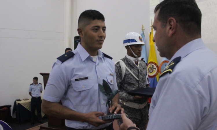 Primer curso de pilotos del helicóptero TH-67 ‘Creek’