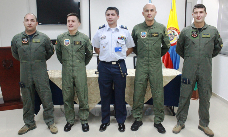 Culminó curso de instructor de vuelo por instrumentos en la Base Aérea de Melgar