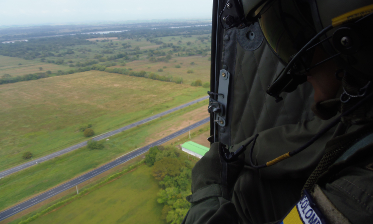 Poblaciones de la rivera del río Magdalena son vigiladas por la Fuerza Aérea 