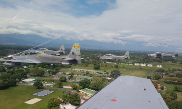 Cuatro de las mejores tripulaciones del Comando Aéreo de Combate No. 2 engalanarán el cielo de Villavicencio en conmemoración de los 177 años de fundación de la ciudad.  Las aeronaves encargadas de esta noble misión son los A-29B Supertucano y T-27 Tucano