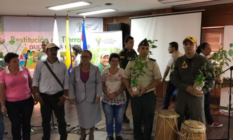 Fuerza Aérea Colombiana participó de homenaje a las víctimas del conflicto en Cali 