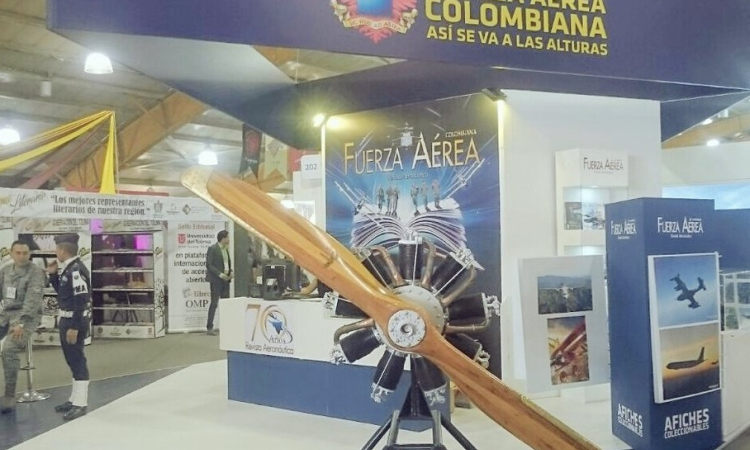 Fuerza Aérea Colombiana en los 30 años de la Filbo 