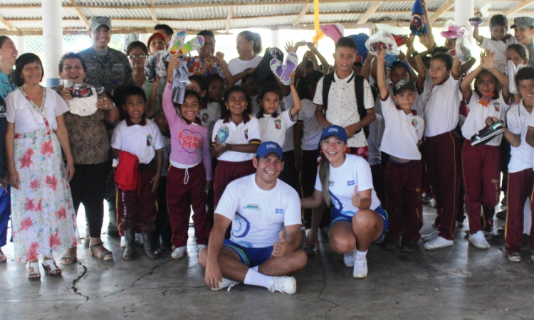 Fuerza Aérea realizó jornada lúdica con niños de Purificación, Tolima