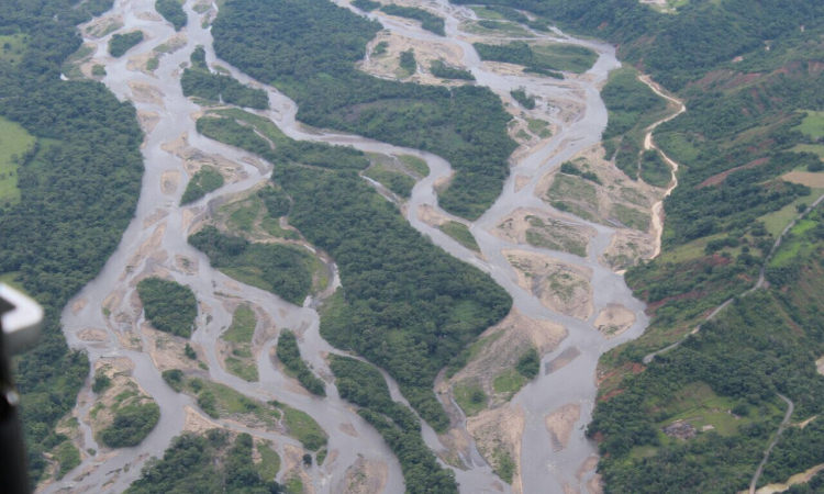 Fuerza Aérea continúa ejerciendo vigilancia y control de los ríos y afluentes en el Casanare