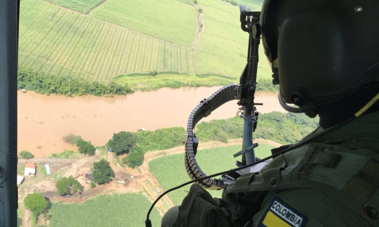 Fuerza Aérea Colombiana y Alcaldía de Cali evalúan condiciones del Río Cauca