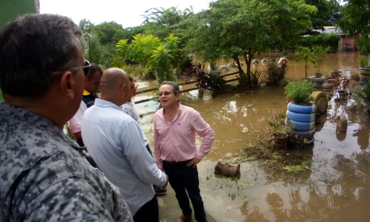 Cacom No.1 visita zonas afectadas por el desbordamiento del río Magdalena en La Dorada