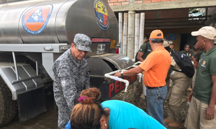 Fuerza Aérea apoya asistencia humanitaria por inundaciones en el Valle del Cauca