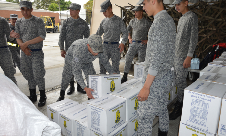 20 toneladas de ayuda humanitaria llegarán a damnificados de las inundaciones en Bahía Solano en avión de la Fuerza Aérea 