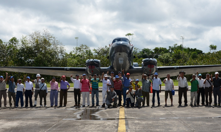 Grupo Aéreo del Amazonas, celebra día del padre a abuelos del Hogar “San José”