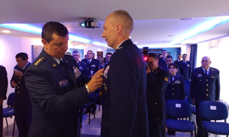 Reconocimiento al Jefe saliente de la Misión Aérea de Estados Unidos en Colombia