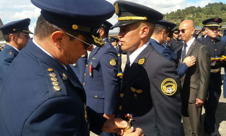 Comandante FAC presente en ceremonia aniversario 85 años ESUFA